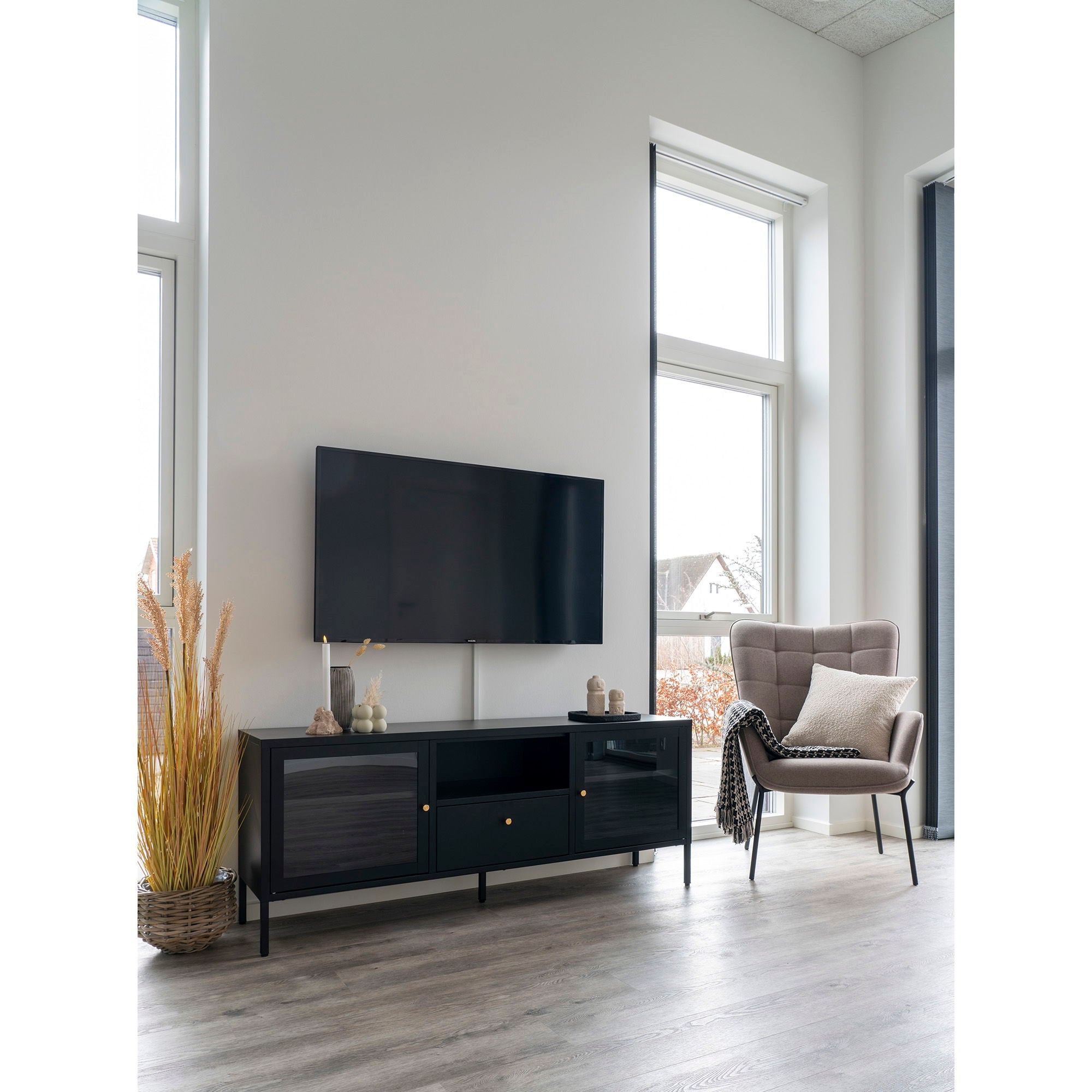 Dalby TV Bench