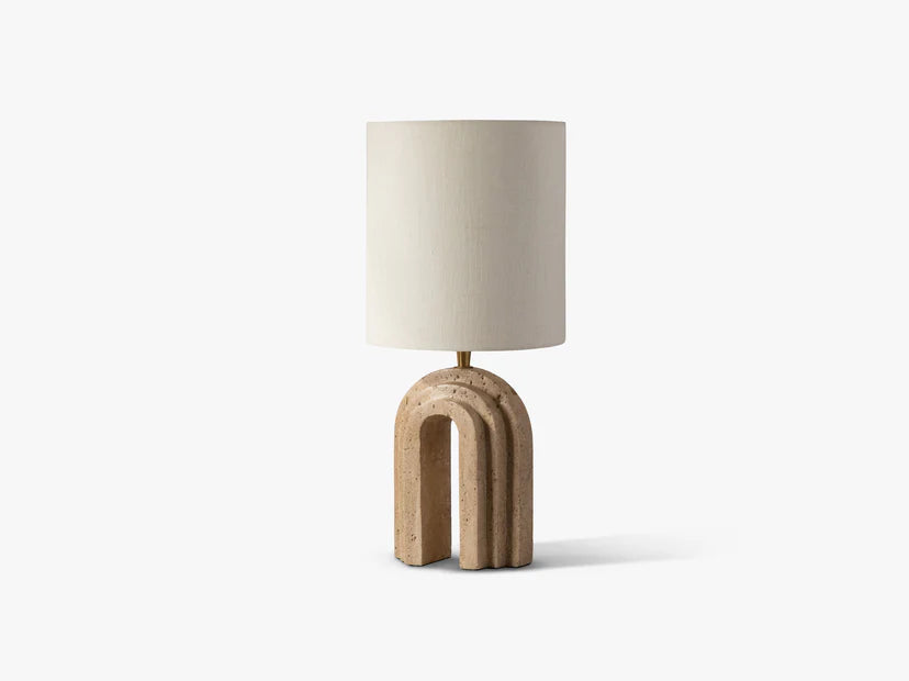 Doris bordlampe i travertin