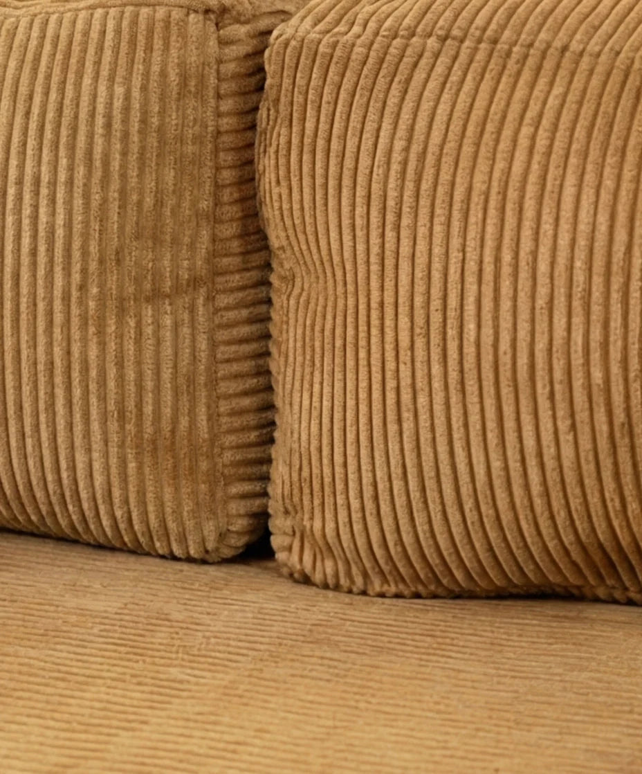 LOUNGEE