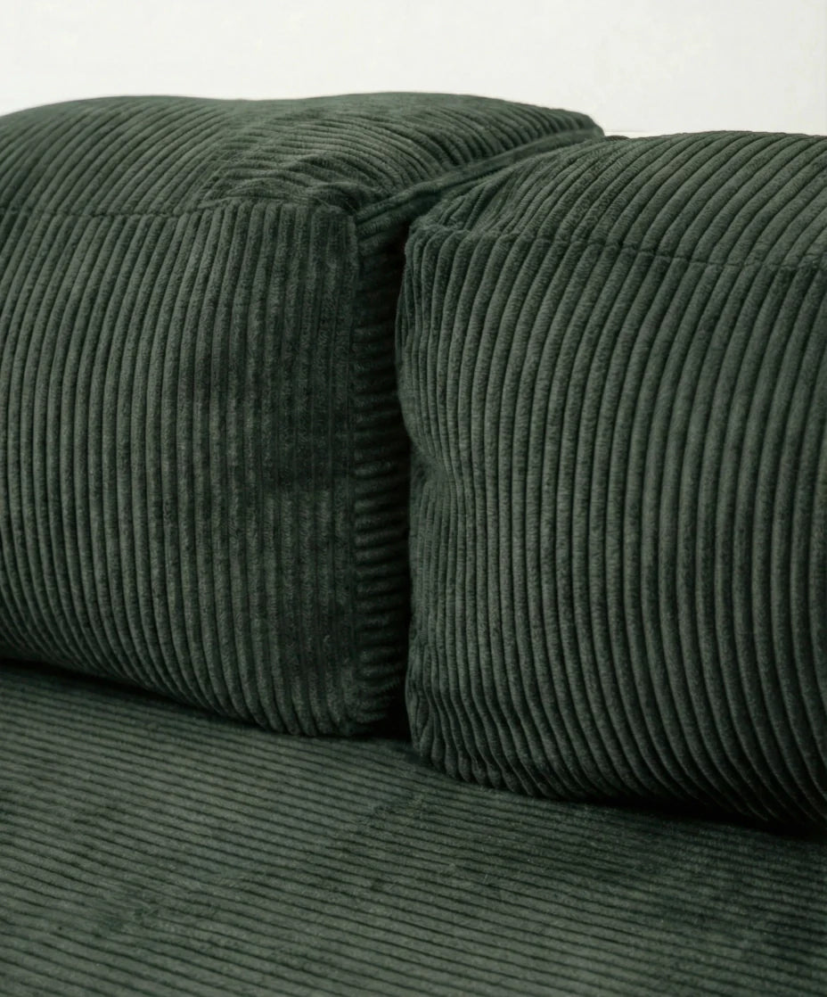 LOUNGEE