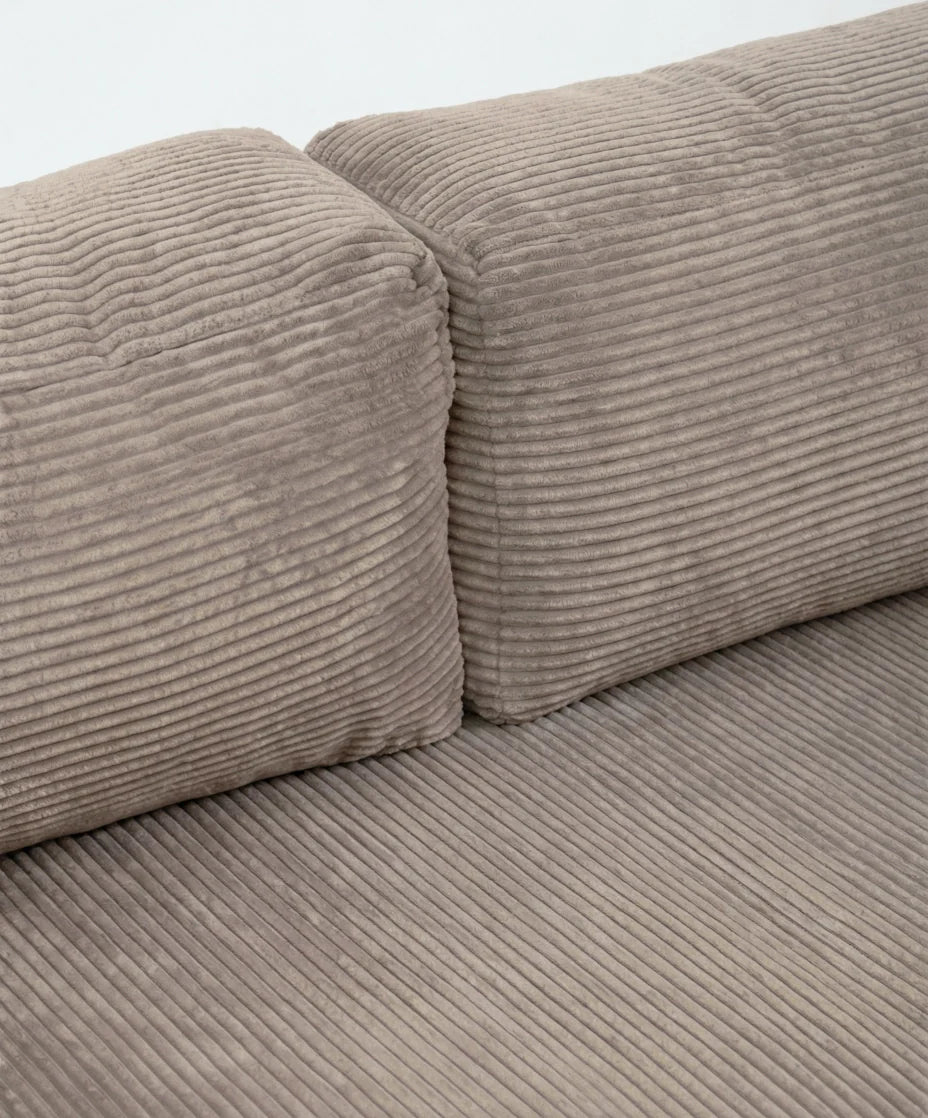 LOUNGEE Corner