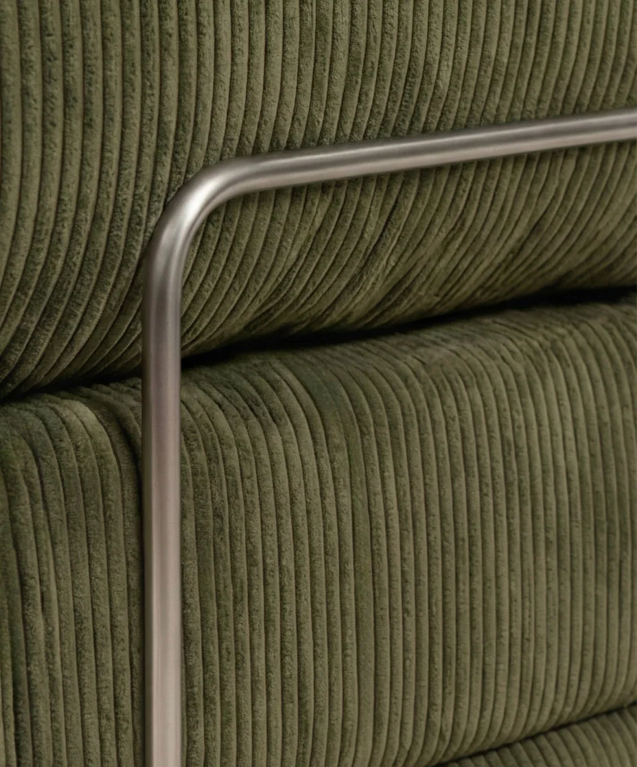 LOUNGEE