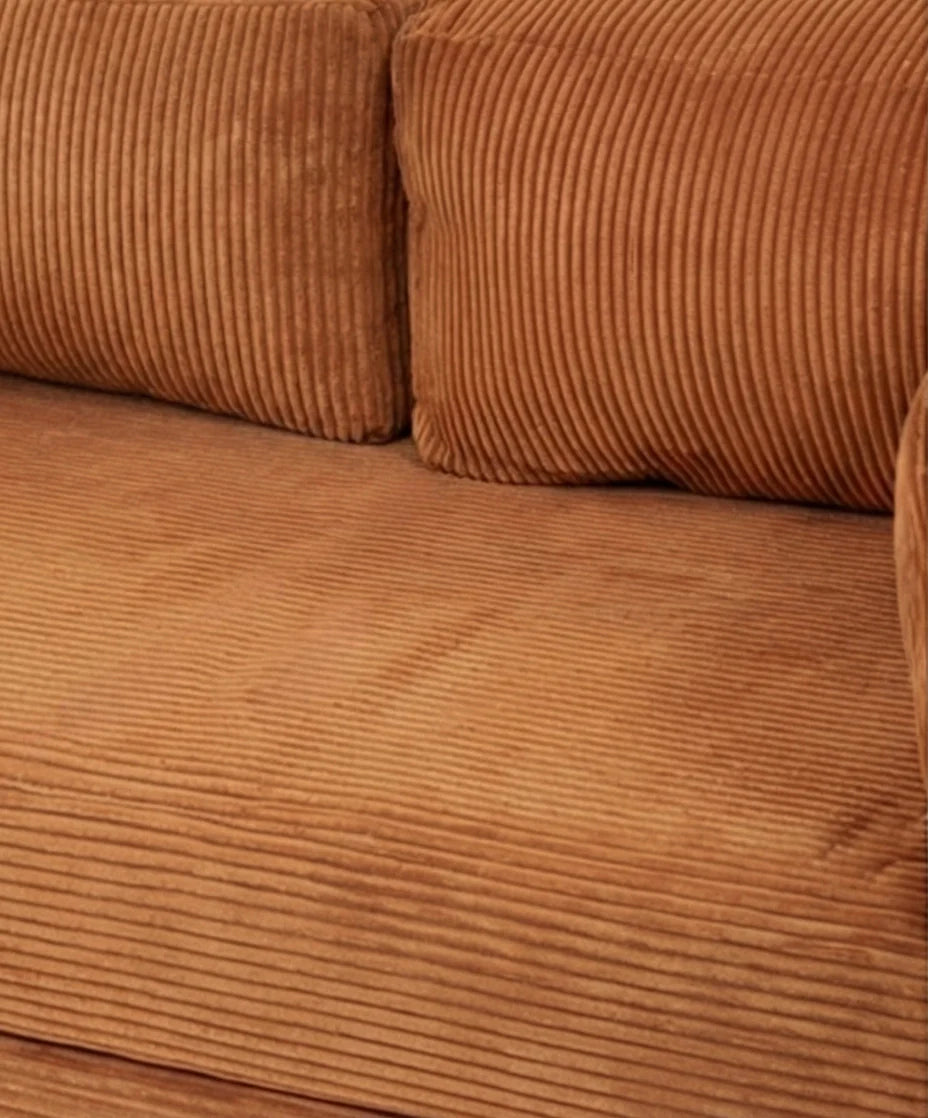 LOUNGEE